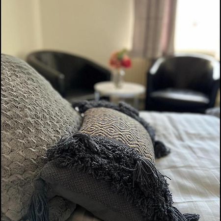 The Belle Vue Through The Looking Glass Hotel Tredegar Buitenkant foto